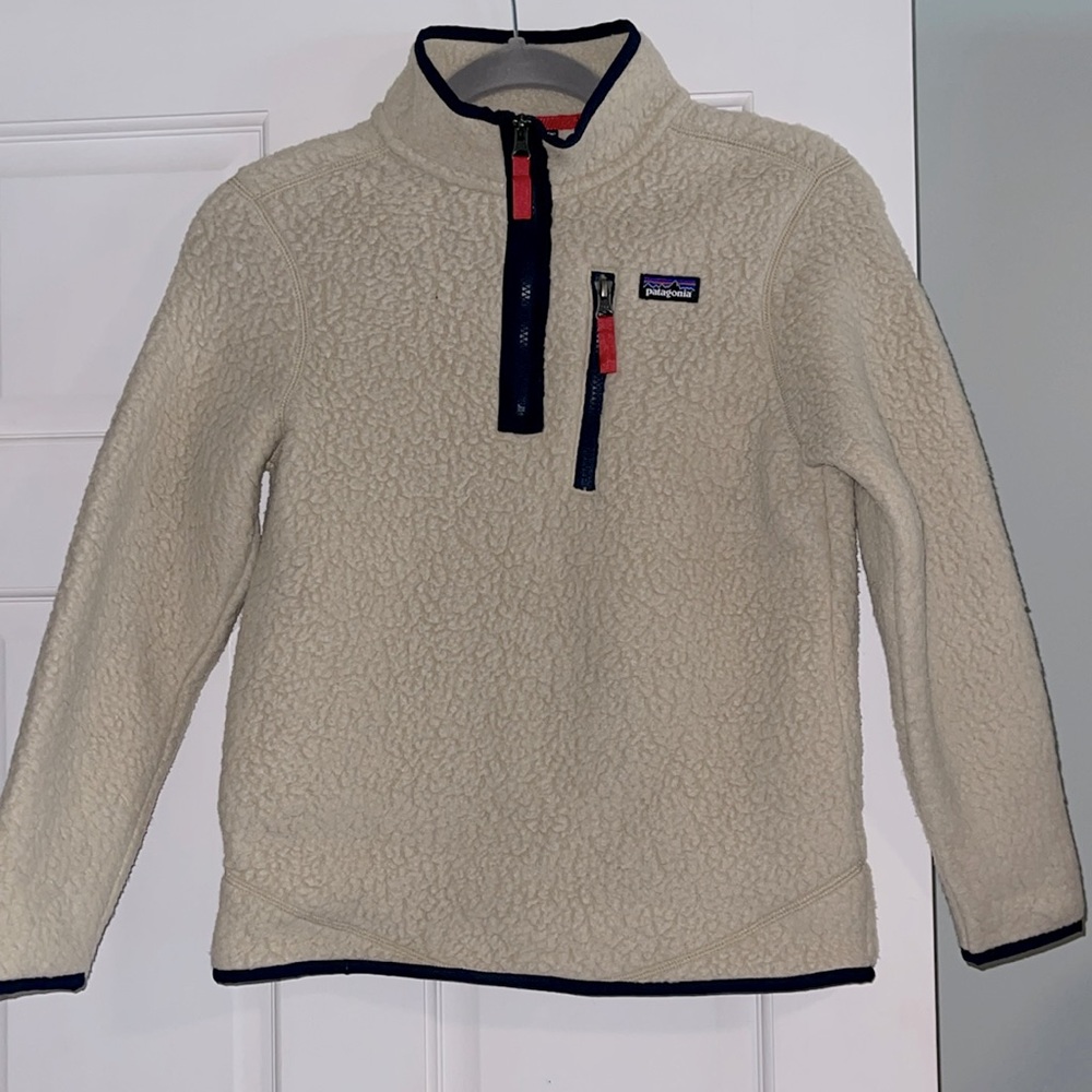 Patagonia kid Large (12) Sherpa pullover- fits small